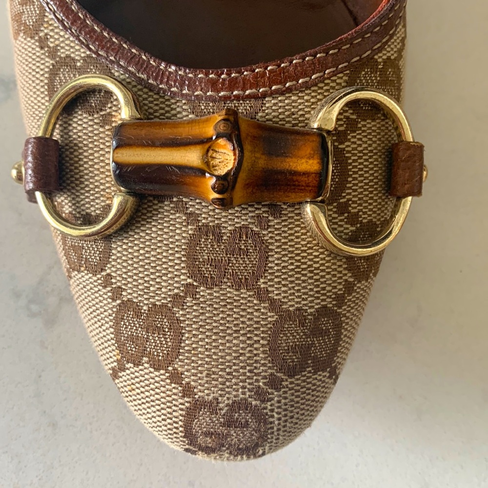 Gucci tan GG canvas and leather trim Bamboo Horsebit pumps. - Picture 9 of 12